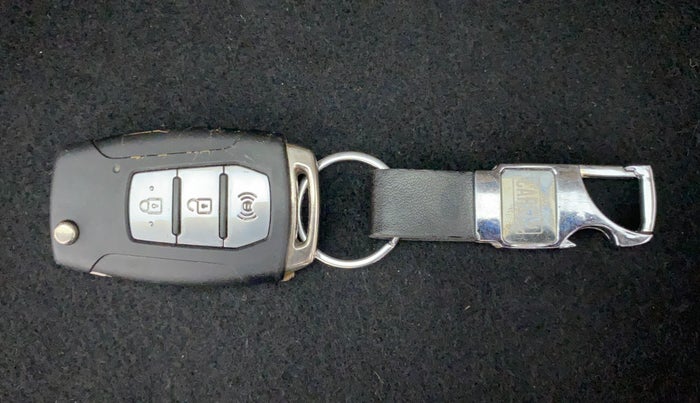 2021 Mahindra XUV300 W6 1.5 DIESEL, Diesel, Manual, 86,265 km, Key Close Up