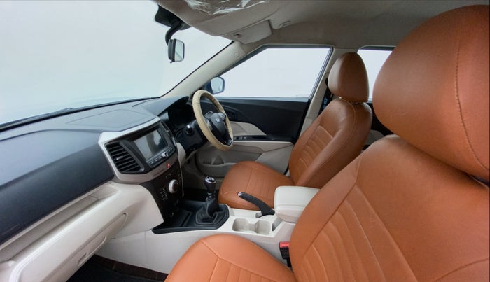 2021 Mahindra XUV300 W6 1.5 DIESEL, Diesel, Manual, 86,265 km, Right Side Front Door Cabin