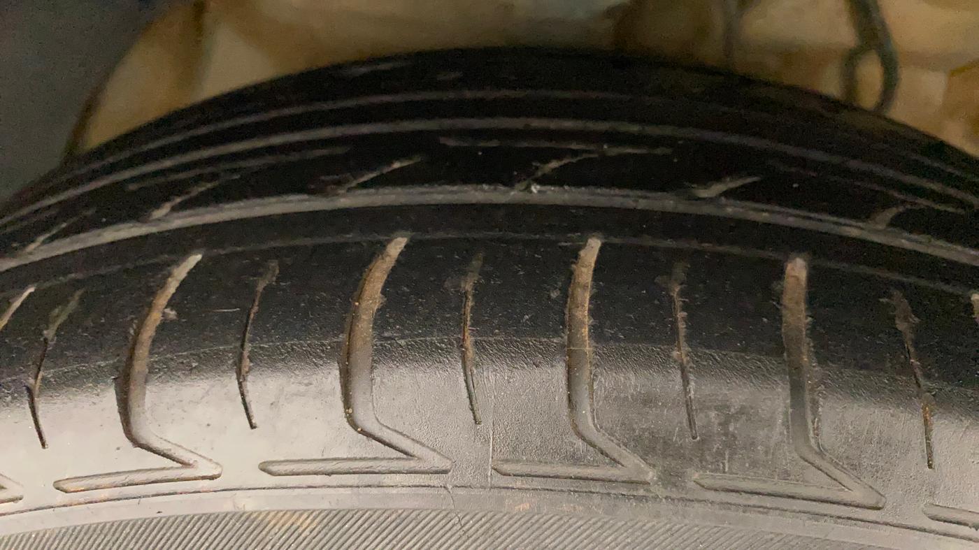 2021 Mahindra XUV300 W6 1.5 DIESEL, Diesel, Manual, 86,265 km, Right Front Tyre Tread