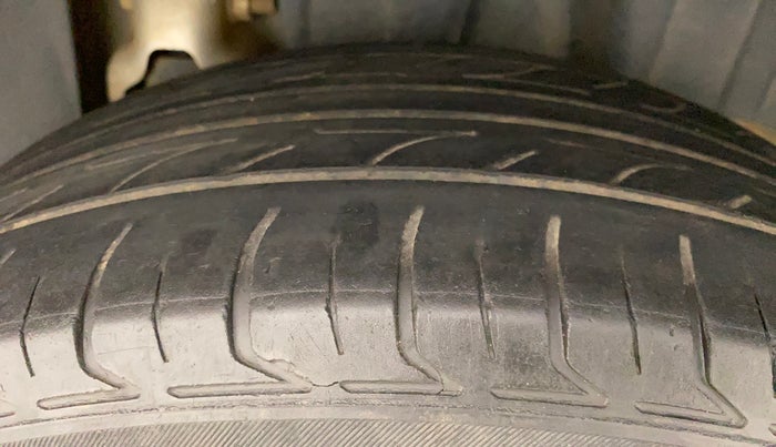 2021 Mahindra XUV300 W6 1.5 DIESEL, Diesel, Manual, 86,265 km, Left Rear Tyre Tread
