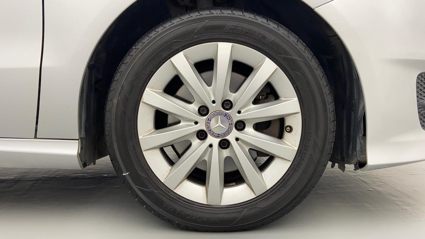 2016 Mercedes Benz B Class B200 CDI SPORT, Diesel, Automatic, 28,265 km, Right Front Wheel
