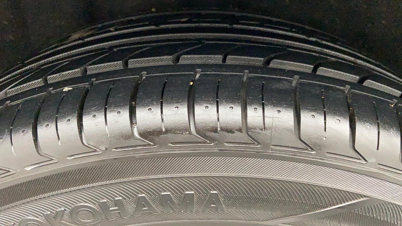 2016 Mercedes Benz B Class B200 CDI SPORT, Diesel, Automatic, 28,265 km, Right Rear Tyre Tread