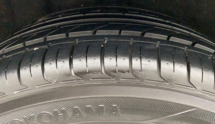 2016 Mercedes Benz B Class B200 CDI SPORT, Diesel, Automatic, 28,265 km, Right Rear Tyre Tread