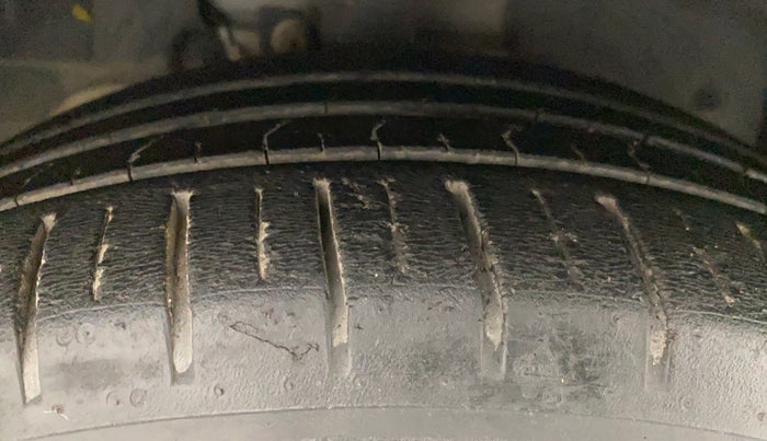 2020 Ford New Figo TITANIUM BLU 1.5 DIESEL, Diesel, Manual, 16,520 km, Right Front Tyre Tread