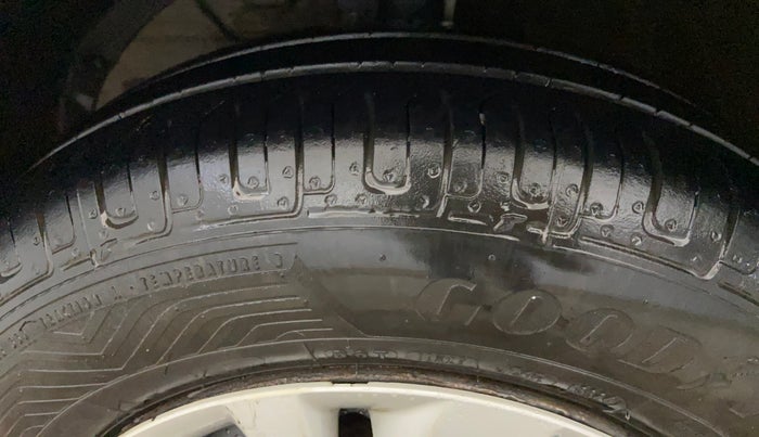 2021 Maruti Swift VXI AMT, Petrol, Automatic, 62,815 km, Left Front Tyre Tread