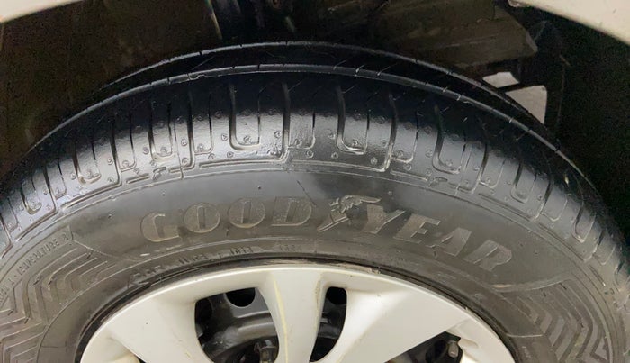 2021 Maruti Swift VXI AMT, Petrol, Automatic, 62,815 km, Right Front Tyre Tread