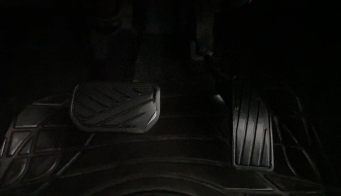 2021 Maruti Swift VXI AMT, Petrol, Automatic, 62,815 km, Pedals
