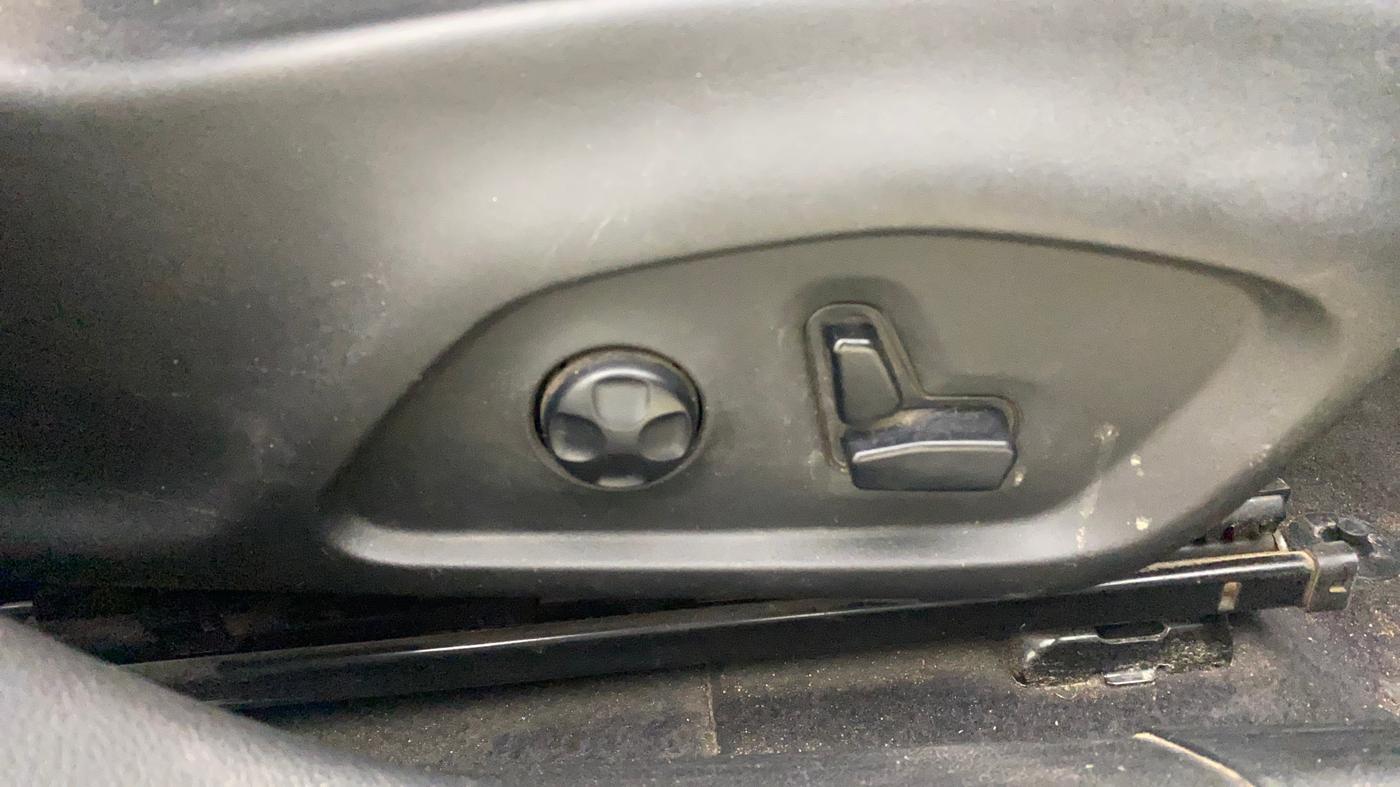 2021 Jeep Compass MODEL S (O) 2.0 DIESEL, Diesel, Manual, 90,176 km, Driver Side Adjustment Panel