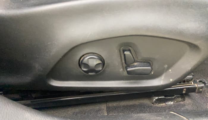 2021 Jeep Compass MODEL S (O) 2.0 DIESEL, Diesel, Manual, 90,117 km, Driver Side Adjustment Panel