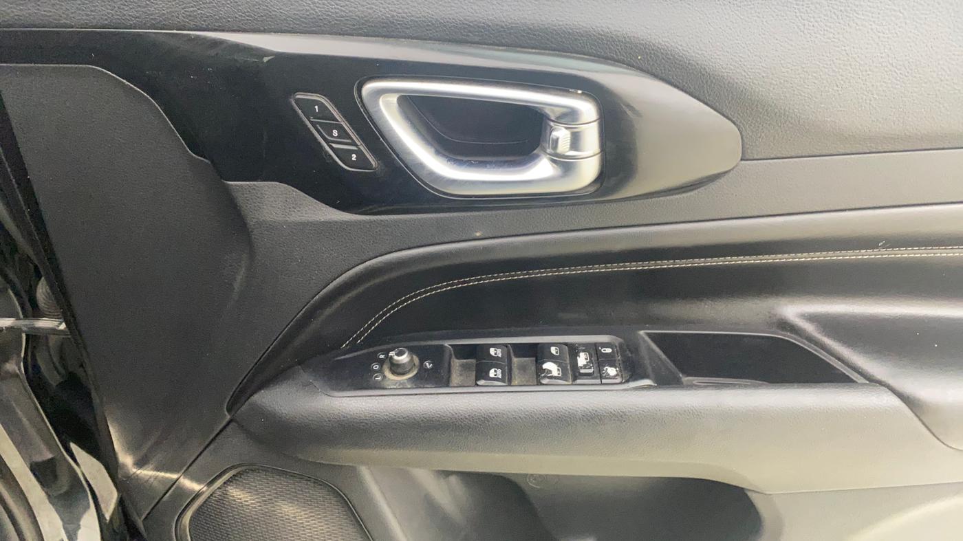 2021 Jeep Compass MODEL S (O) 2.0 DIESEL, Diesel, Manual, 90,176 km, Driver Side Door Panels Control