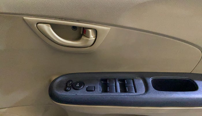 2015 Honda Amaze 1.2L I-VTEC SX, Petrol, Manual, 1,09,430 km, Driver Side Door Panels Control