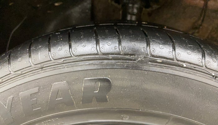 2021 KIA SONET HTE 1.2, Petrol, Manual, 47,881 km, Left Front Tyre Tread