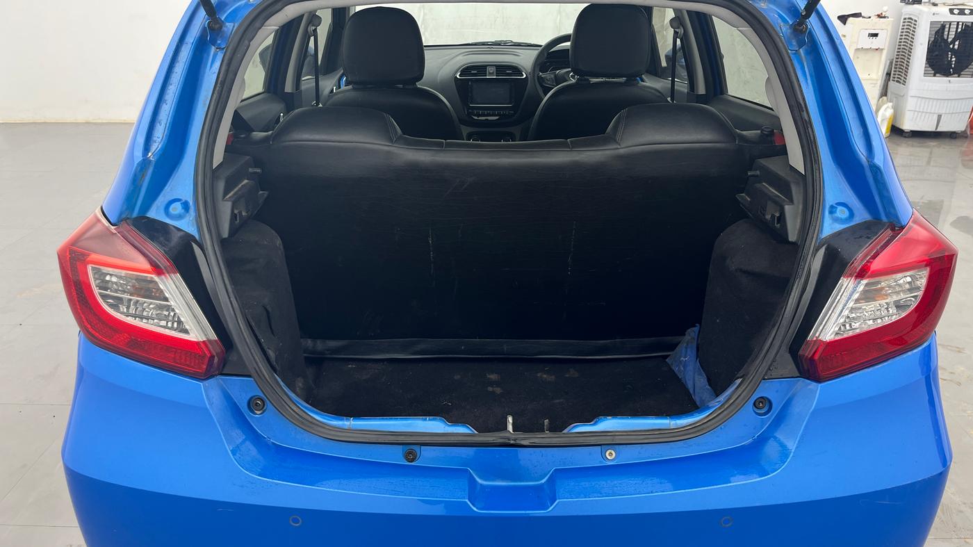 2020 Tata Tiago XZ PLUS DUAL TONE PETROL, Petrol, Manual, 45,112 km, Boot Inside