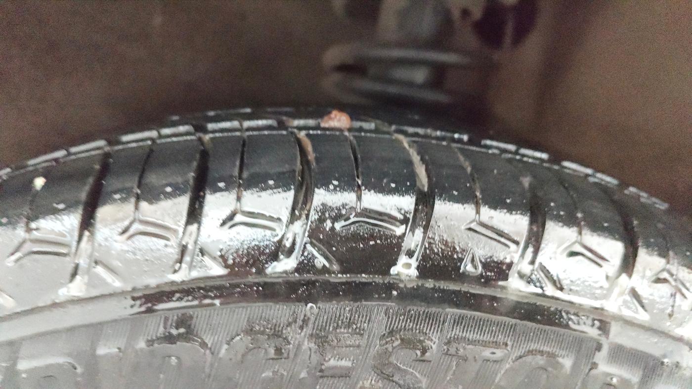 2017 Maruti Alto K10 VXI (O) AMT, Petrol, Automatic, 55,533 km, Left Front Tyre Tread