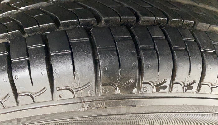 2019 Hyundai NEW SANTRO ERA EXECUTIVE, Petrol, Manual, 74,296 km, Right Front Tyre Tread