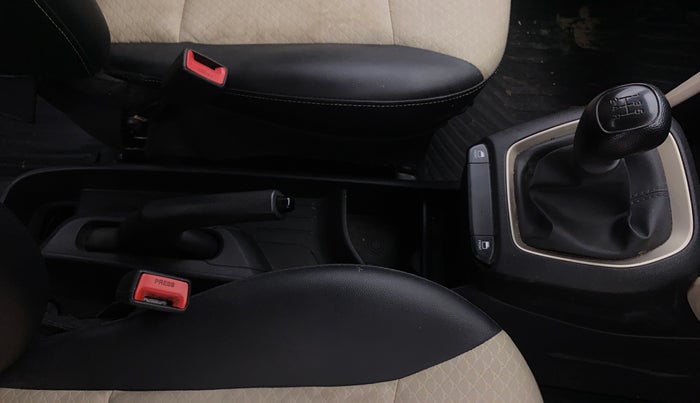 2019 Hyundai NEW SANTRO ERA EXECUTIVE, Petrol, Manual, 74,296 km, Gear Lever