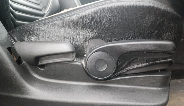 2016 Maruti Vitara Brezza ZDI, Diesel, Manual, 66,687 km, Driver Side Adjustment Panel