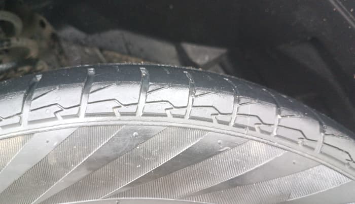 2016 Maruti Vitara Brezza ZDI, Diesel, Manual, 66,687 km, Right Front Tyre Tread