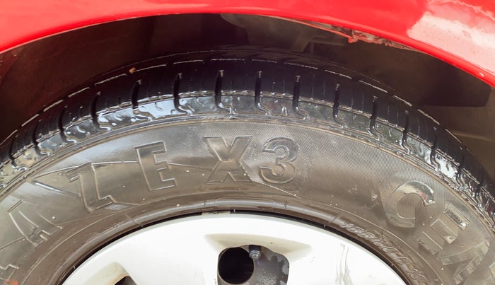 2012 Hyundai i10 MAGNA 1.1, Petrol, Manual, 66,074 km, Right Front Tyre Tread