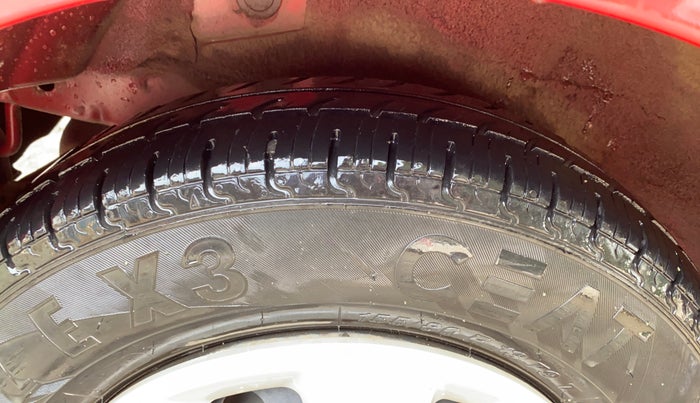 2012 Hyundai i10 MAGNA 1.1, Petrol, Manual, 66,074 km, Right Rear Tyre Tread