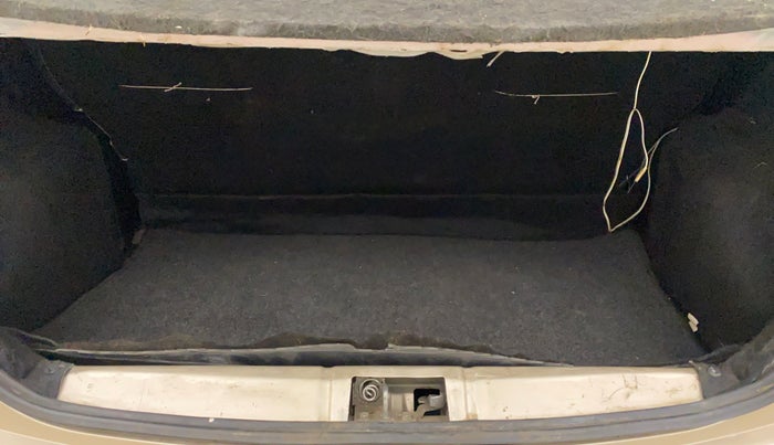 2013 Toyota Etios Liva G, Petrol, Manual, 79,965 km, Boot Inside