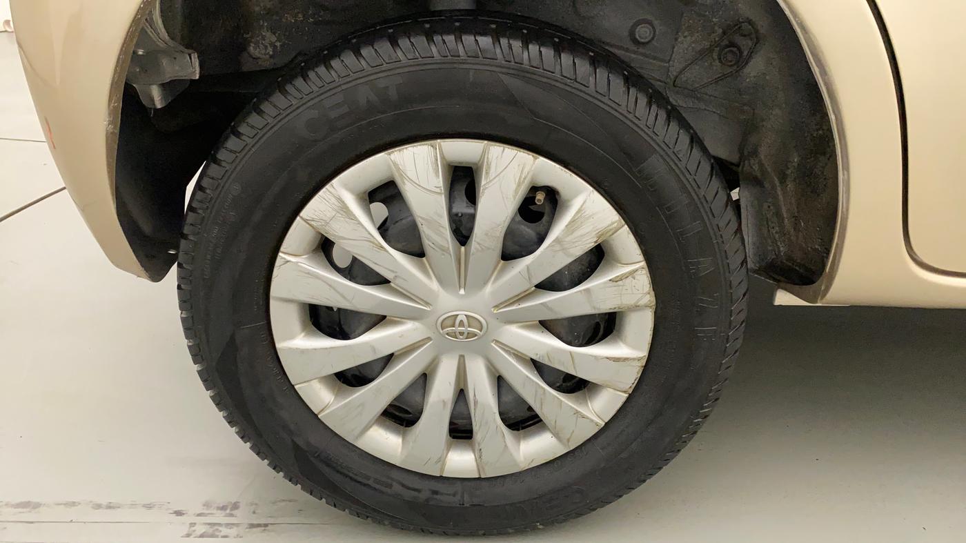 2013 Toyota Etios Liva G, Petrol, Manual, 79,965 km, Right Rear Wheel
