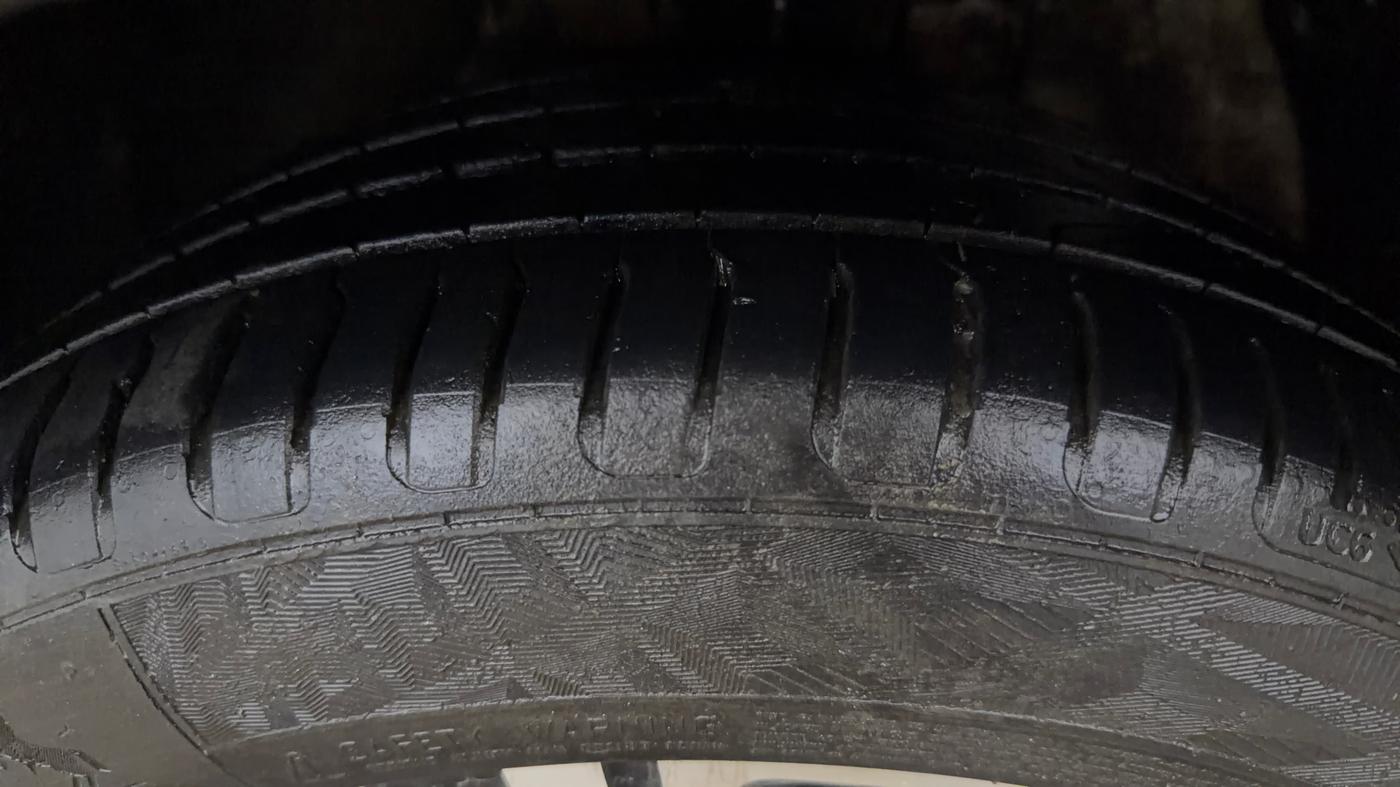 2023 MG ASTOR SHARP 1.5 CVT, Petrol, Automatic, 27,676 km, Left Front Tyre Tread