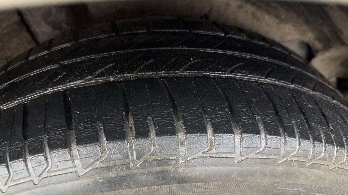2017 Maruti Baleno ALPHA PETROL 1.2, Petrol, Manual, 49,813 km, Right Rear Tyre Tread