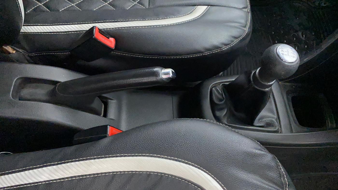 2014 Maruti Swift VDI, Diesel, Manual, 79,786 km, Gear Lever