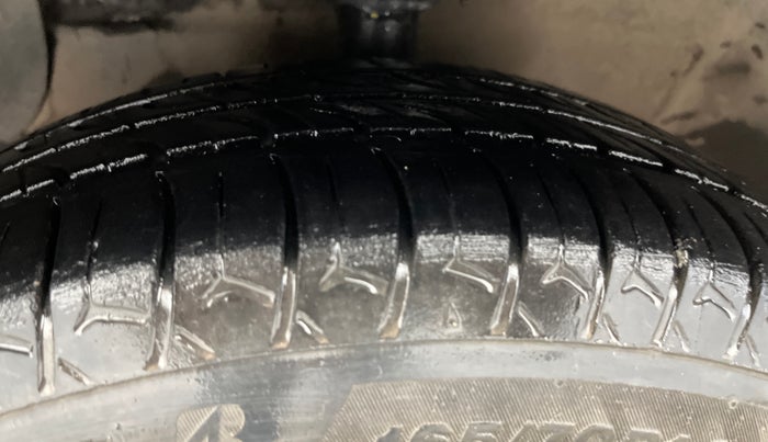 2015 Hyundai Grand i10 SPORTZ 1.2 KAPPA VTVT, CNG, Manual, 53,745 km, Left Front Tyre Tread