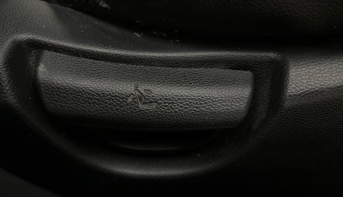 2015 Hyundai Grand i10 SPORTZ 1.2 KAPPA VTVT, CNG, Manual, 53,745 km, Driver Side Adjustment Panel