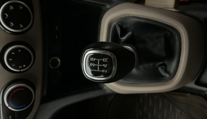 2015 Hyundai Grand i10 SPORTZ 1.2 KAPPA VTVT, CNG, Manual, 53,745 km, Gear Lever