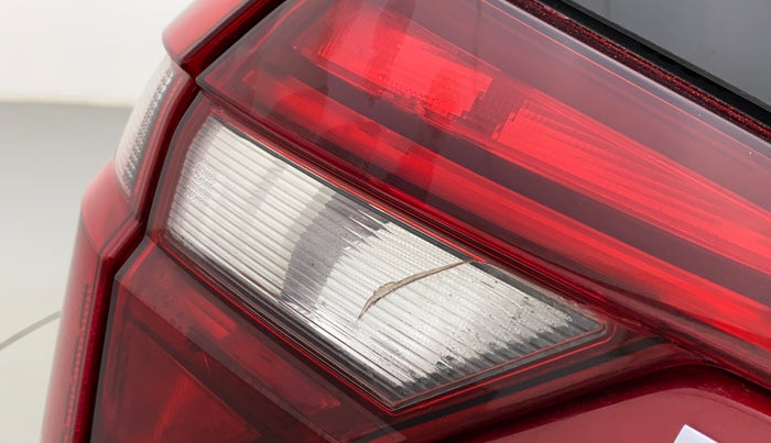 2018 Mahindra XUV500 W11, Diesel, Manual, 28,177 km, Left tail light - Minor damage