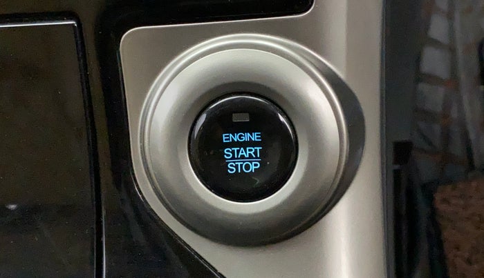 2018 Mahindra XUV500 W11, Diesel, Manual, 28,177 km, Keyless Start/ Stop Button