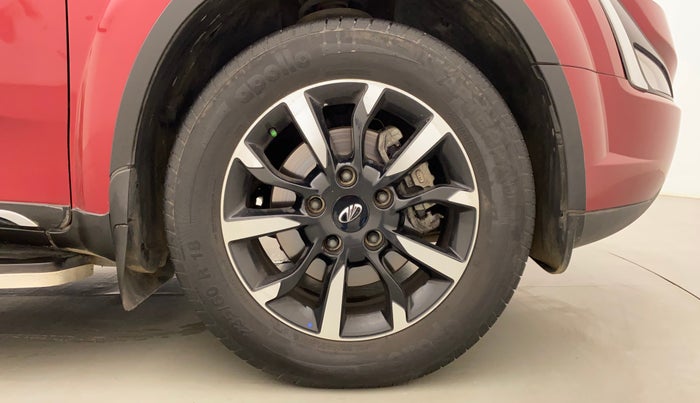 2018 Mahindra XUV500 W11, Diesel, Manual, 28,177 km, Right Front Wheel