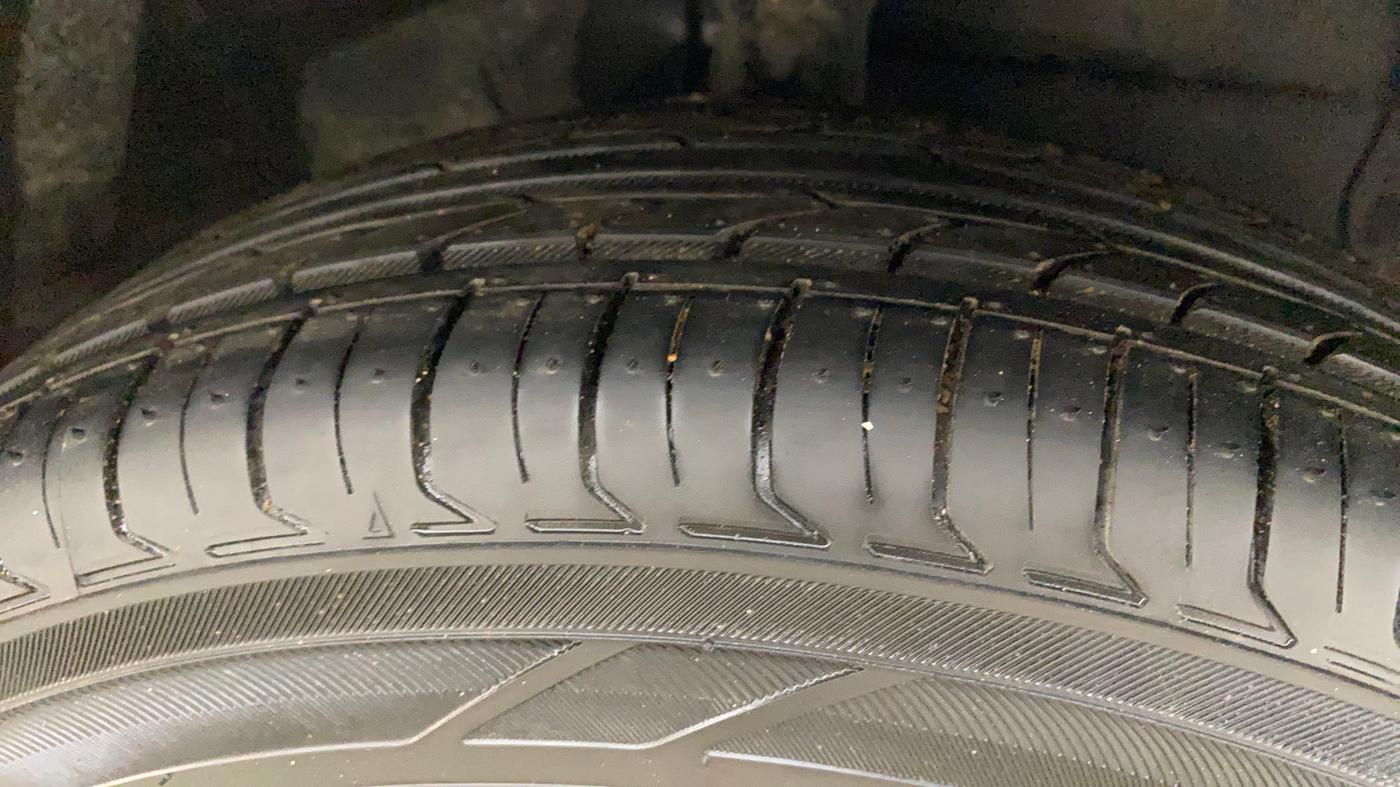 2018 Hyundai NEW SANTRO SPORTZ CNG, CNG, Manual, 54,174 km, Right Front Tyre Tread