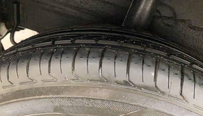 2018 Hyundai NEW SANTRO SPORTZ CNG, CNG, Manual, 54,174 km, Right Rear Tyre Tread