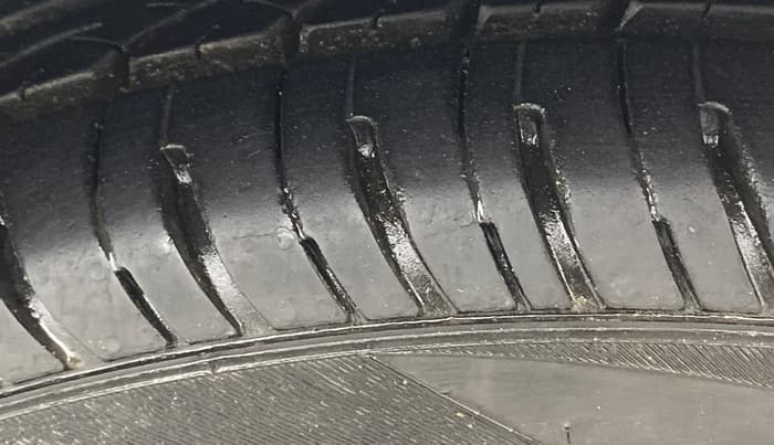 2015 Honda Amaze 1.2L I-VTEC S, Petrol, Manual, 46,514 km, Right Front Tyre Tread