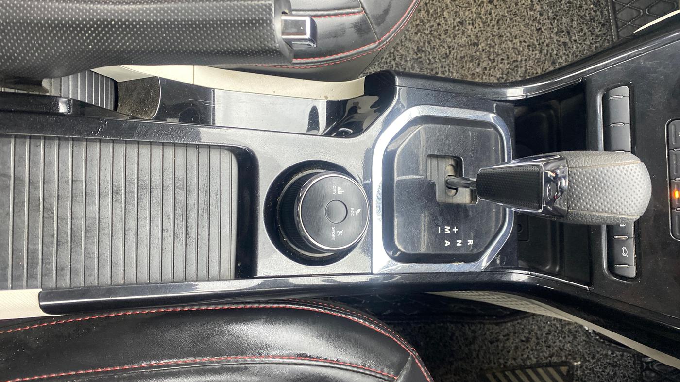2022 Tata NEXON XZA PLUS PETROL, Petrol, Automatic, 64,657 km, Gear Lever