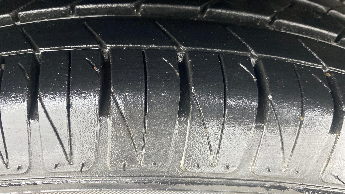 2022 Tata NEXON XZA PLUS PETROL, Petrol, Automatic, 64,657 km, Right Front Tyre Tread