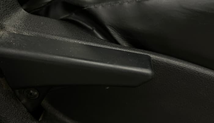 2017 Tata Tiago XT PETROL, Petrol, Manual, 40,086 km, Driver Side Adjustment Panel