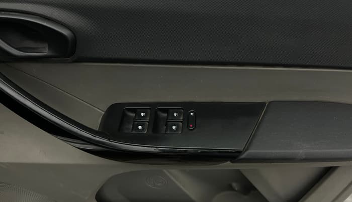 2017 Tata Tiago XT PETROL, Petrol, Manual, 40,086 km, Driver Side Door Panels Control