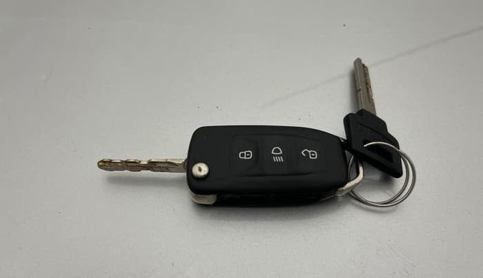 2017 Tata Tiago XT PETROL, Petrol, Manual, 40,086 km, Key Close Up