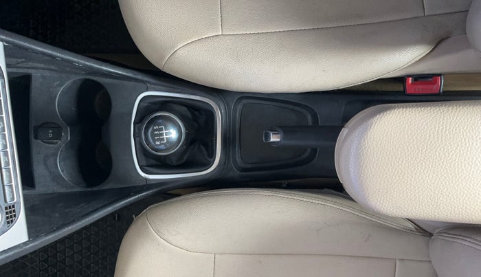 2017 Volkswagen Ameo HIGHLINE1.2L, Petrol, Manual, 72,188 km, Gear Lever