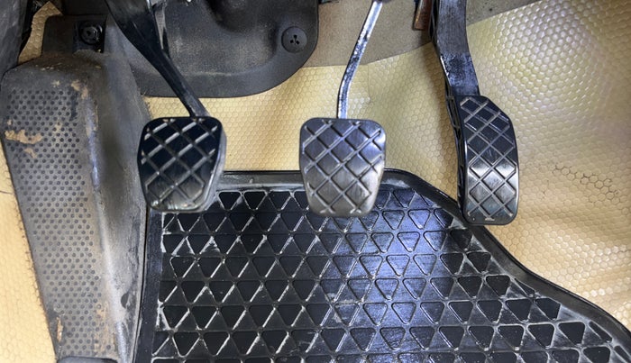 2017 Volkswagen Ameo HIGHLINE1.2L, Petrol, Manual, 72,188 km, Pedals