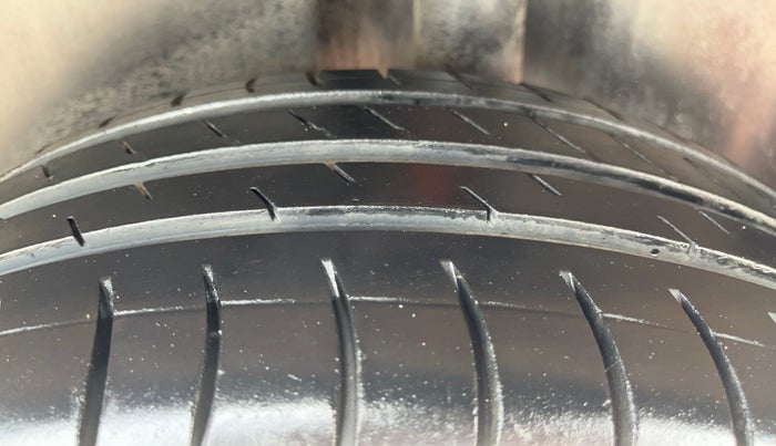 2017 Volkswagen Ameo HIGHLINE1.2L, Petrol, Manual, 72,188 km, Left Rear Tyre Tread