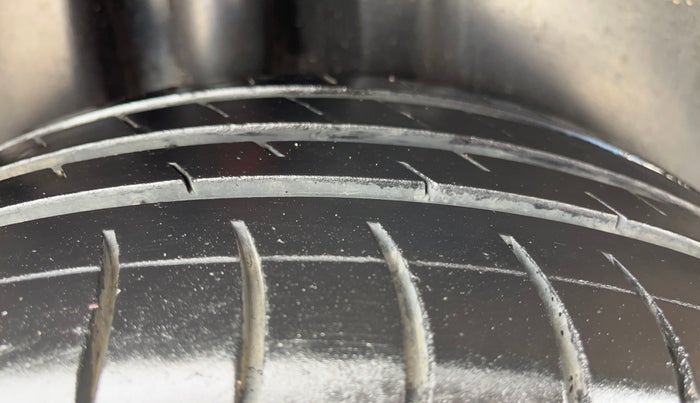 2017 Volkswagen Ameo HIGHLINE1.2L, Petrol, Manual, 72,188 km, Right Rear Tyre Tread