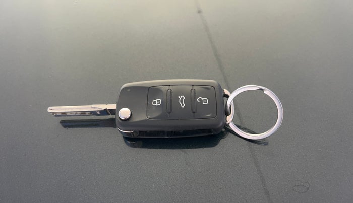 2017 Volkswagen Ameo HIGHLINE1.2L, Petrol, Manual, 72,188 km, Key Close Up