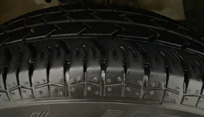 2021 Maruti Swift Dzire TOUR S-CNG (O), CNG, Manual, 23,454 km, Left Front Tyre Tread