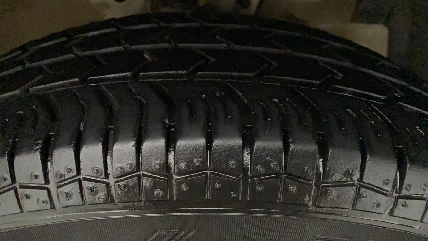 2021 Maruti Swift Dzire TOUR S-CNG (O), CNG, Manual, 23,454 km, Right Front Tyre Tread